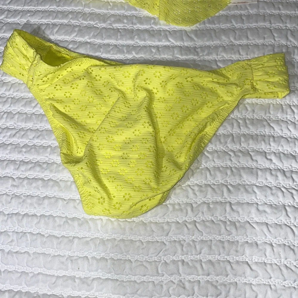 Jessica Sampson yellow eyelet bikini size large - Picture 6 of 12